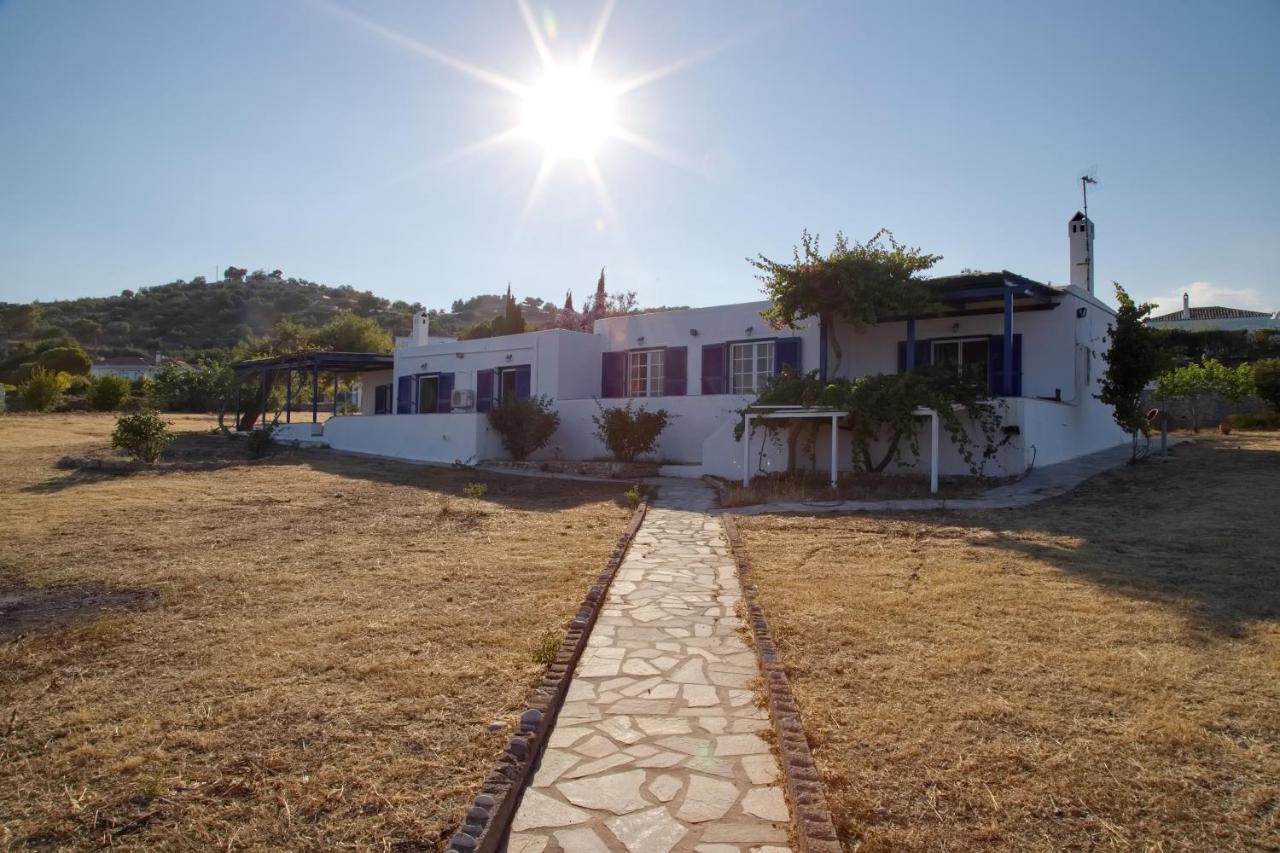 Aroura Homes 4Br Beachfront Villa Spétses Esterno foto