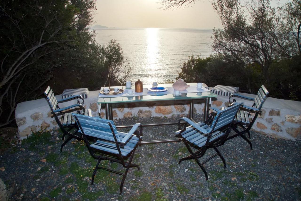 Aroura Homes 4Br Beachfront Villa Spétses Esterno foto