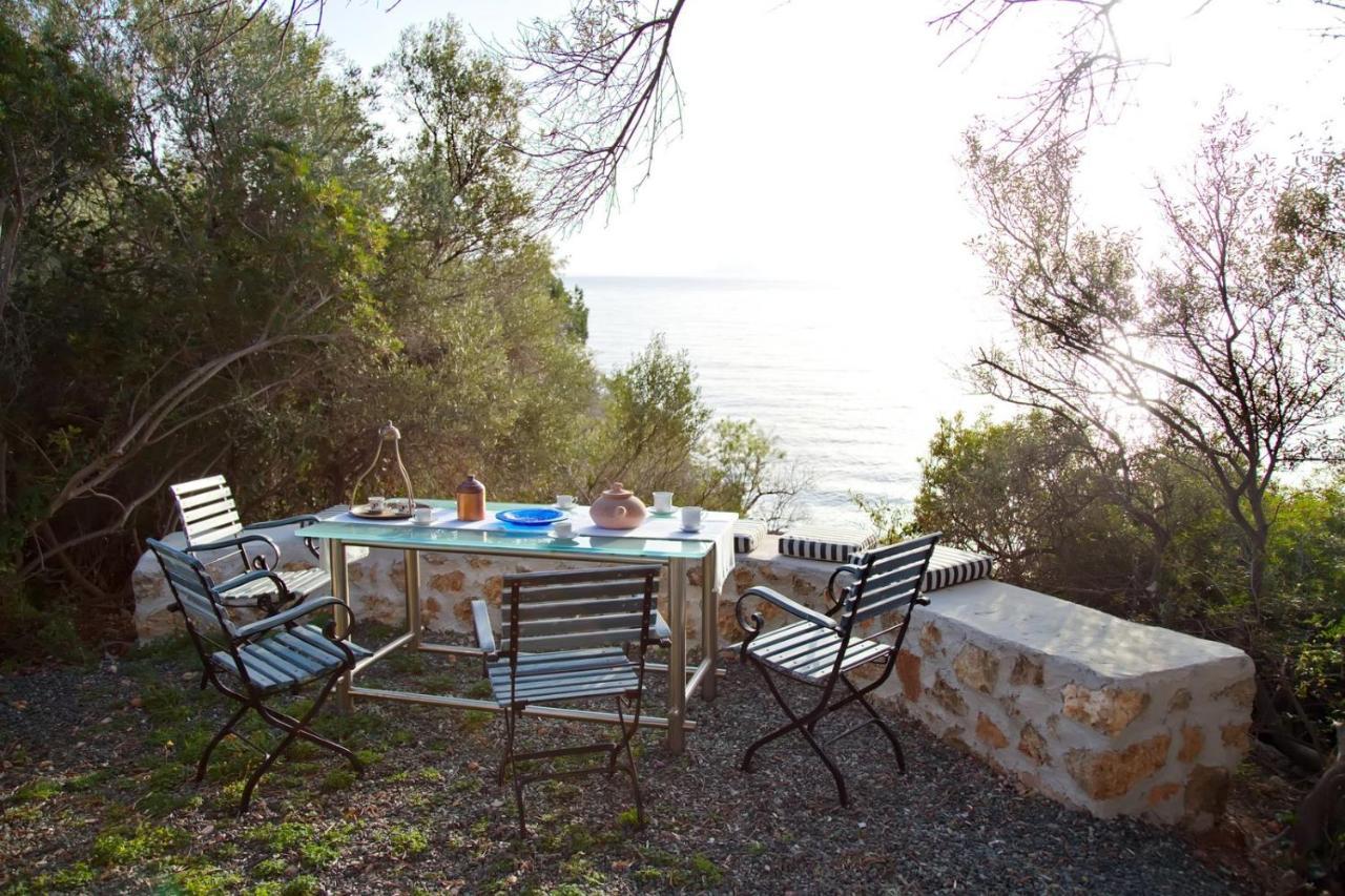 Aroura Homes 4Br Beachfront Villa Spétses Esterno foto