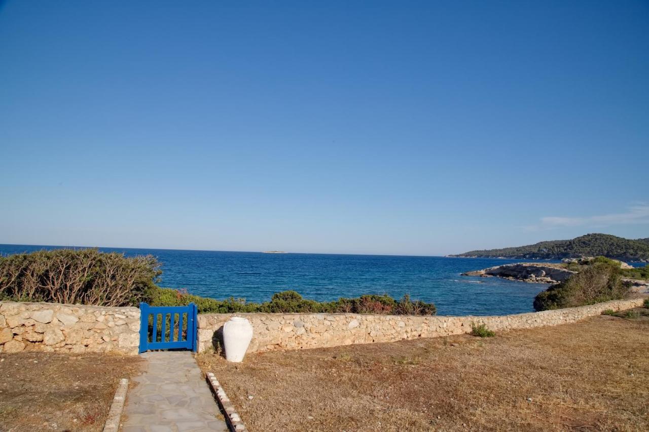 Aroura Homes 4Br Beachfront Villa Spétses Esterno foto