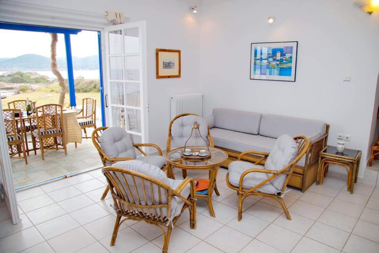 Aroura Homes 4Br Beachfront Villa Spétses Esterno foto